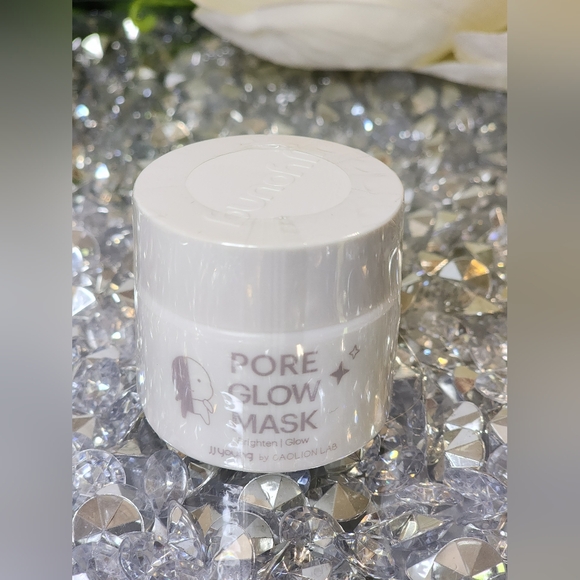 *5 For $25*  Pore Glow Mask ~ Brighten | Glow ~ JJ Young - Picture 2 of 3